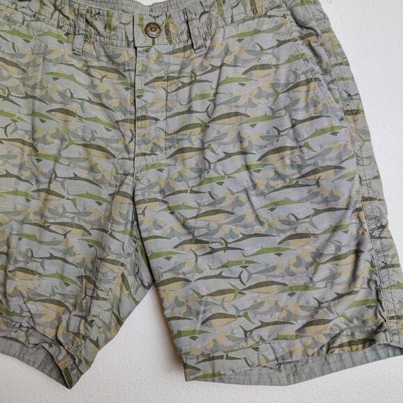 Reyn Spooner Reversible Cotton 8.5" Shorts Olive Green Shark Fish Sz 30 Vacation - Picture 6 of 12